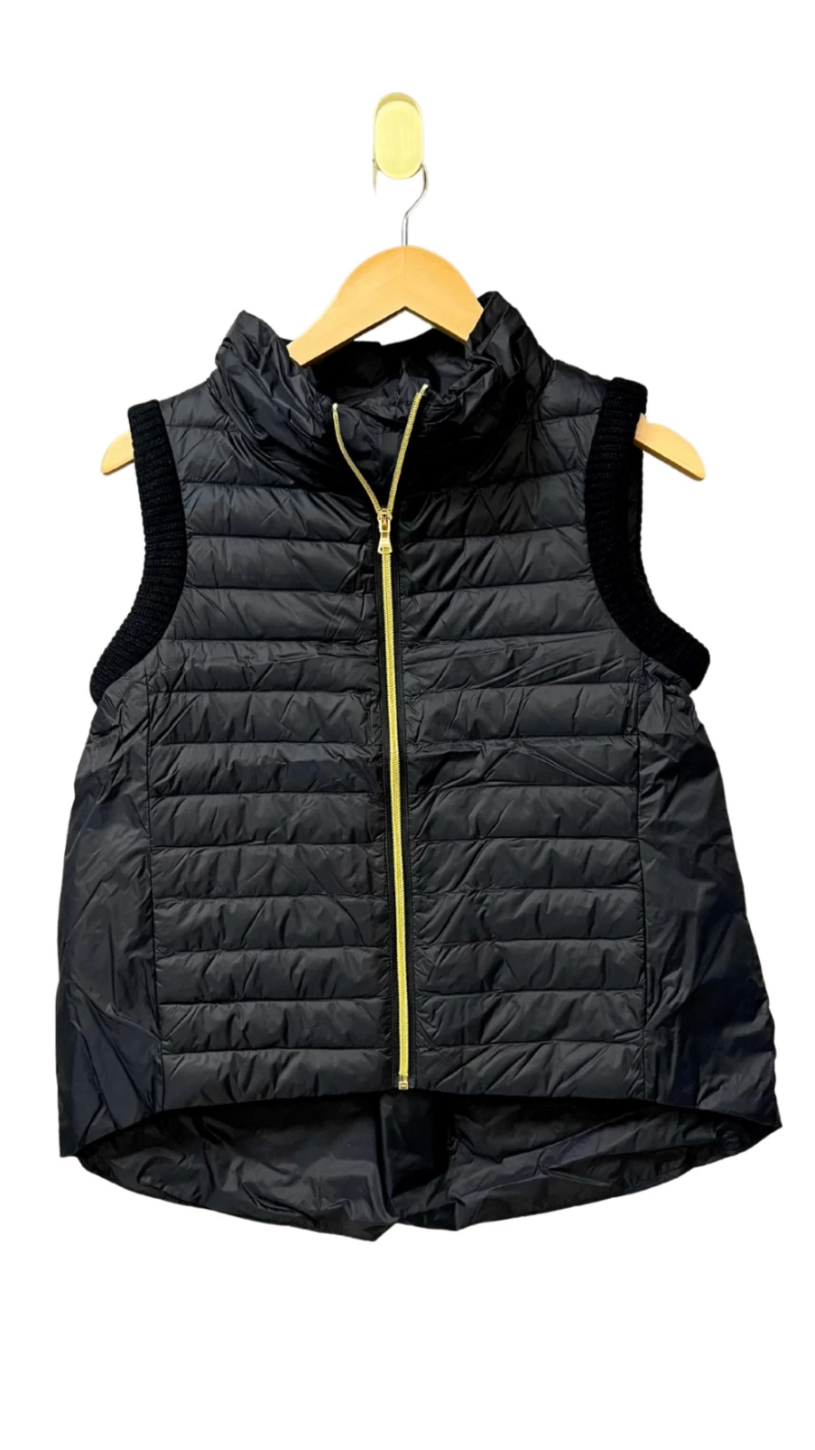 CORTLAND PARK Wynn Black Gilt Puffer Vest for Men & Women - Lightweight Warm Winter Jacket